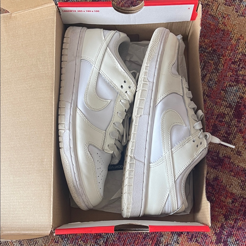 Nike Men's Cream Sneakers